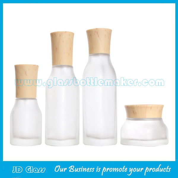 New Item Frost Square Glass Lotion Bottles & Glass Cosmetic Jars With Wood Caps For Skincare
