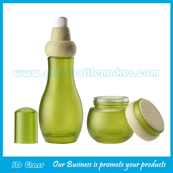 New Item 120ml,100ml,40ml,30g,50g Frost Green Glass Lotion Bottles And Cosmetic Jars With Wood Caps  For Skincare
