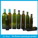 墨绿色古典绿方形和圆形橄榄油瓶